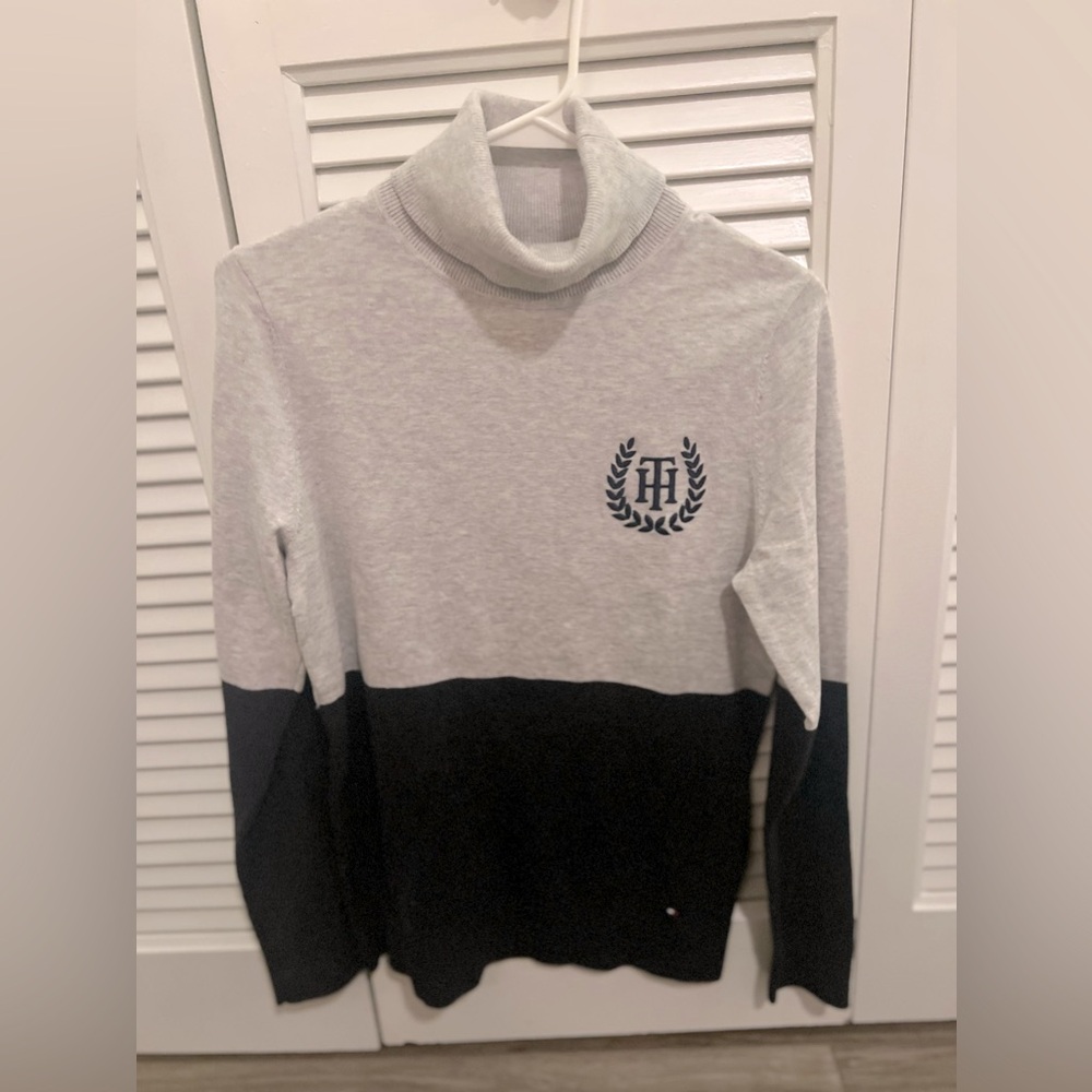 Tommy Hilfiger sweater